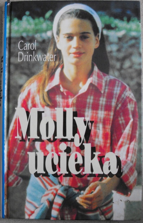 Molly ucieka Carol Drinkwater